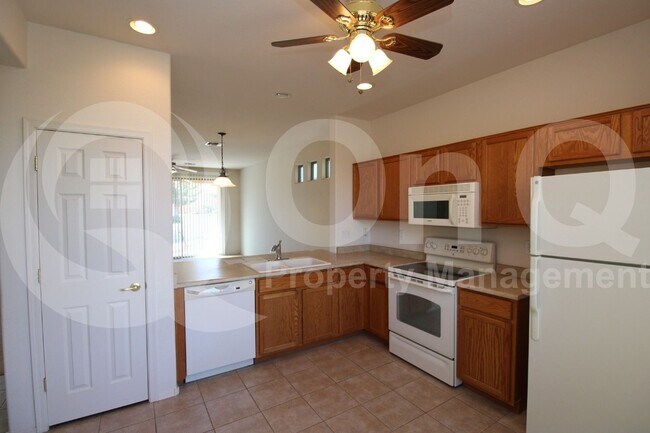 Foto del edificio - 42599 W Candyland Pl