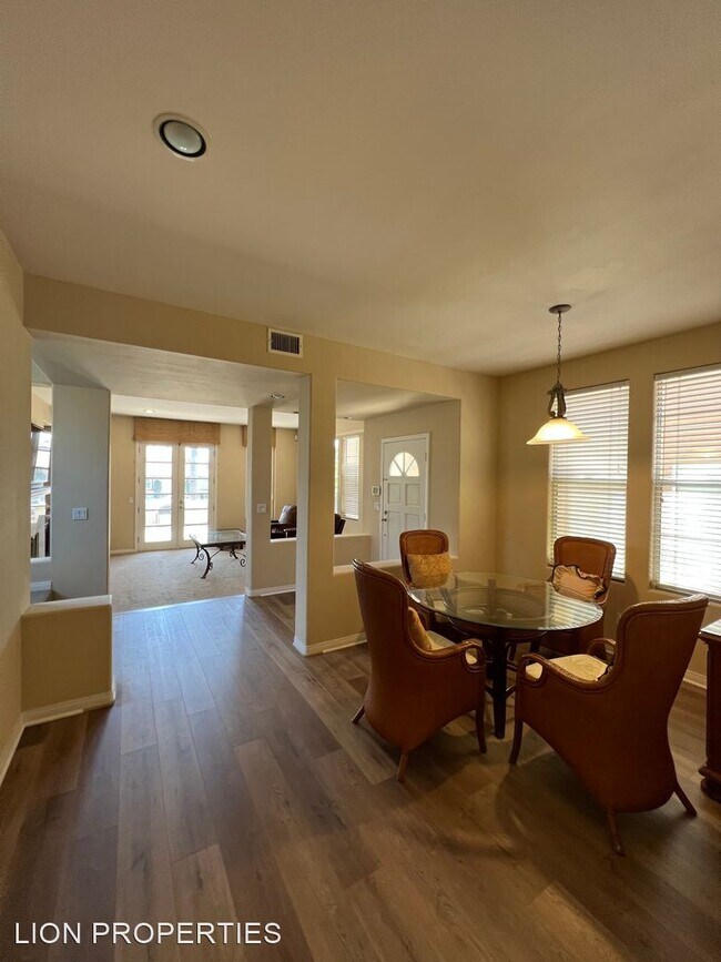 Foto del edificio - 3 br, 3.5 bath House - 907 DELAWARE ST.