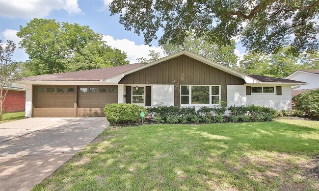 Foto del edificio - 10803 Chimney Rock Rd