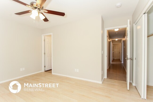 Foto del edificio - 11215 W Devonshire Ave