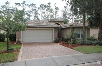 Building Photo - 2322 Butterfly Palm Dr