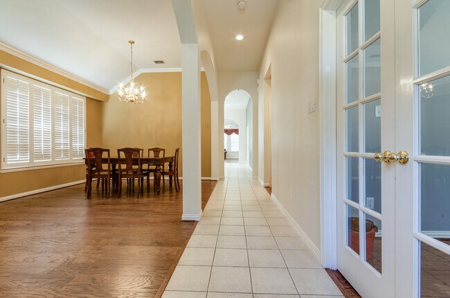 Building Photo - 4429 Burnhill Dr