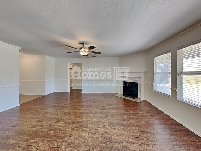 Building Photo - 9921 Thomas Jefferson Drive