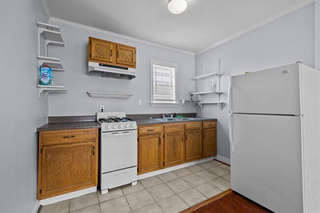 Building Photo - 4367 Varsity Ln