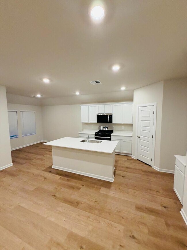 Foto del edificio - 2928 Ember Dr