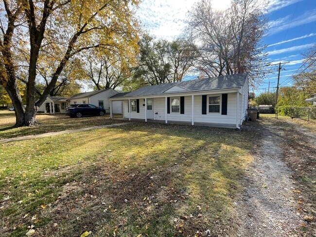 Front of Home - 1301 E Broadbeck Dr