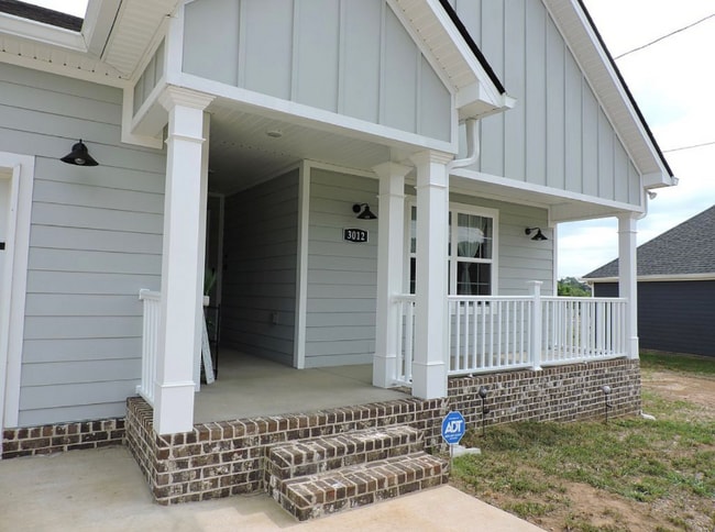 Building Photo - 3012 Cambridge Ct