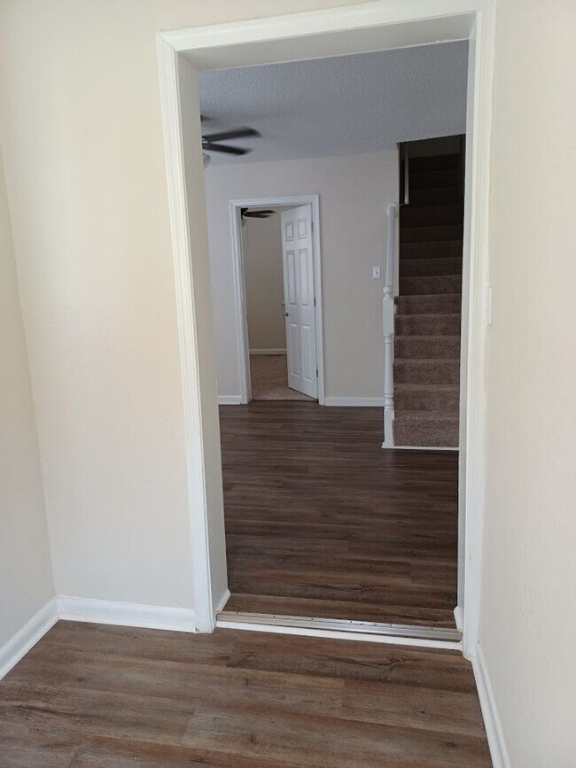 Foto del edificio - 4 BR single family home