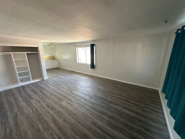 Foto del edificio - 2053 Eberlein Ave