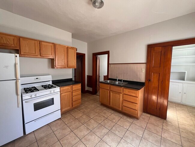 Foto del edificio - 3357 N Bartlett Ave