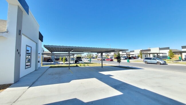 Building Photo - 803 W Smith Dr