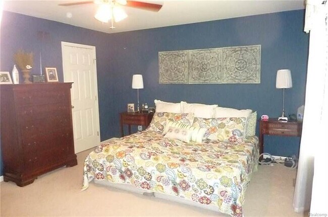 Foto del edificio - 29307 W. Jefferson, #12