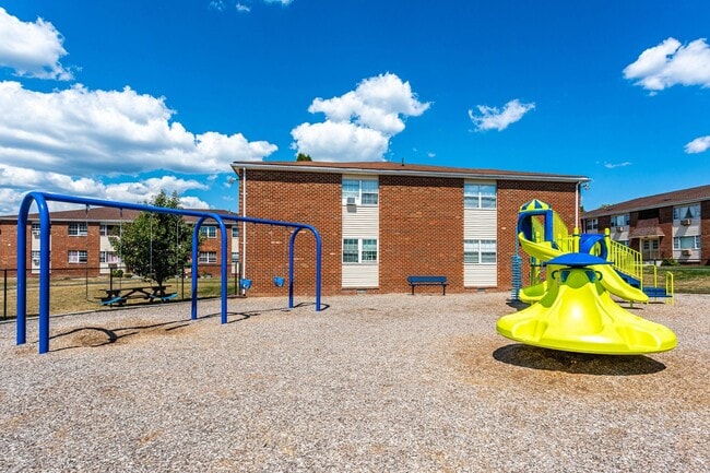 Building Photo - Stevens Manor Apartments