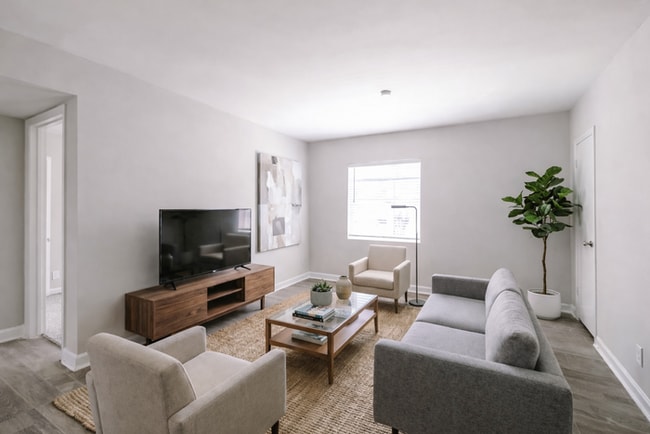 Building Photo - First-Floor 2-Bedroom Premium Apartment with Washer & Dryer | 850 SF