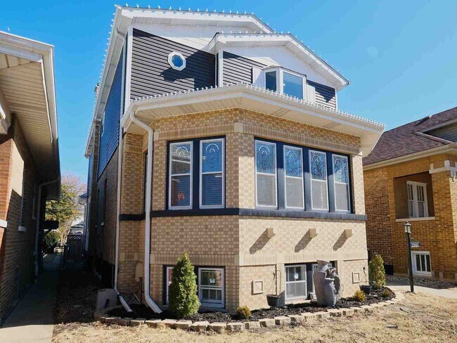 Foto del edificio - 2517 Clinton Ave