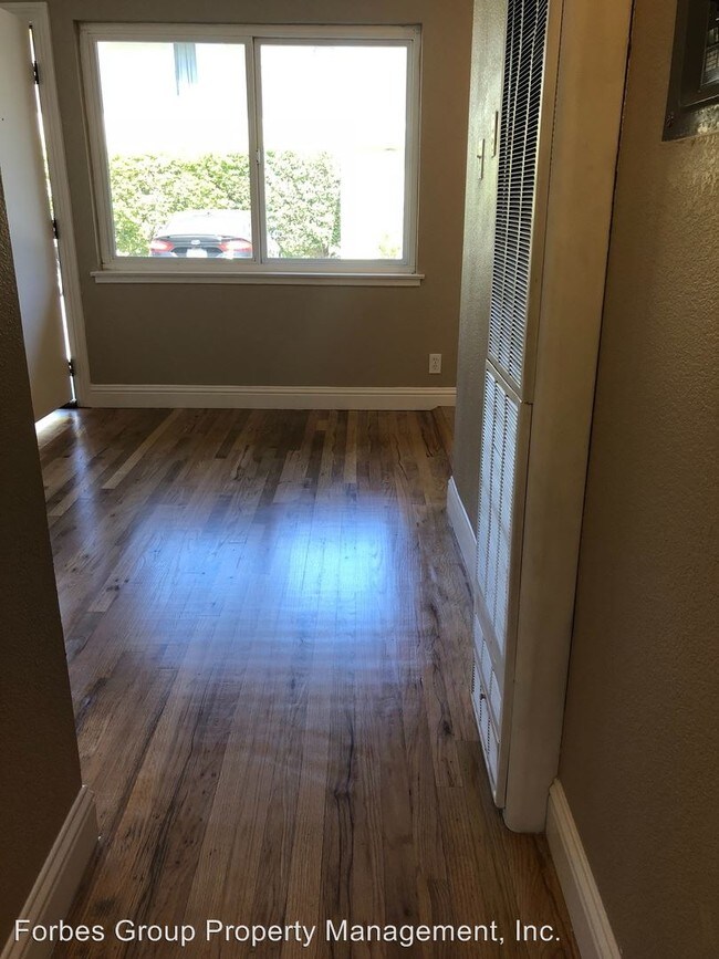 Foto del edificio - 1 br, 1 bath Apartment - 344 N. 5th St.