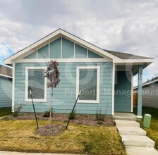 Building Photo - 204 Thresher Ln