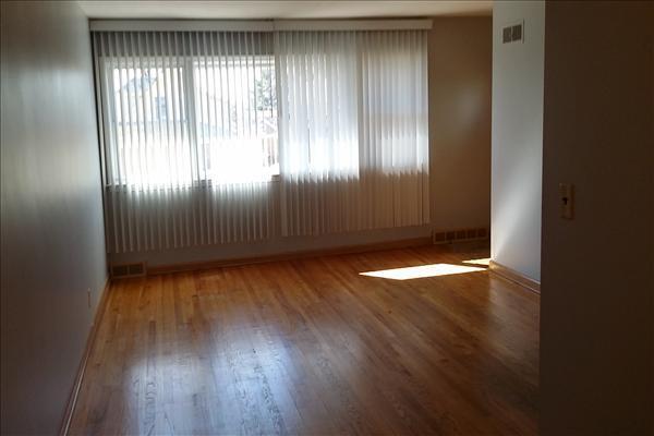Foto del edificio - Raised Ranch Duplex