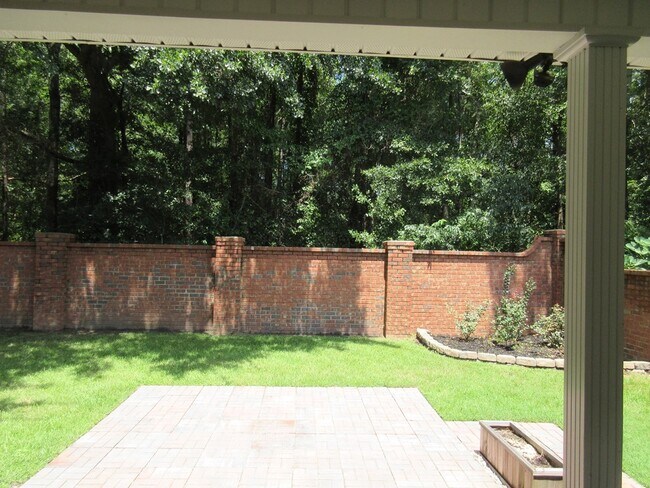 Building Photo - 3112 Girard Dr