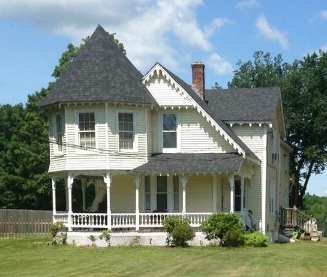 Primary Photo - 1479 Mapleton Ave