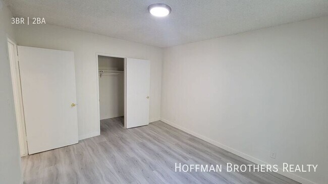 Foto del edificio - 13113 Oxnard St