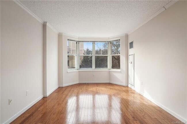 Foto del edificio - 300 Mamaroneck Ave