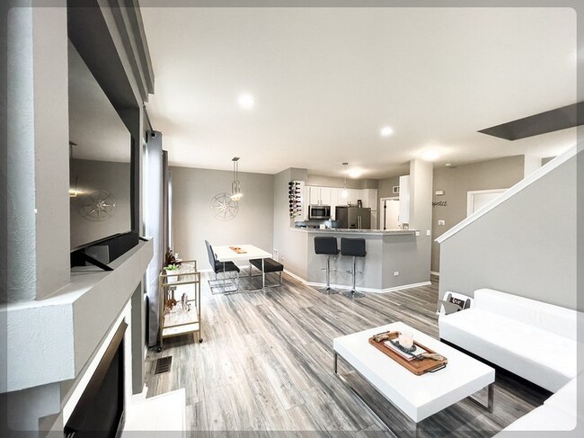 Foto del edificio - 244 S Oak Creek Ln