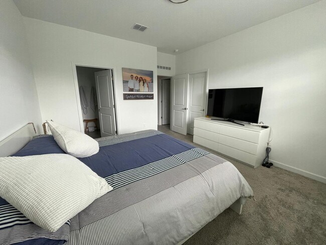 Foto del edificio - 3092 Addison Blvd