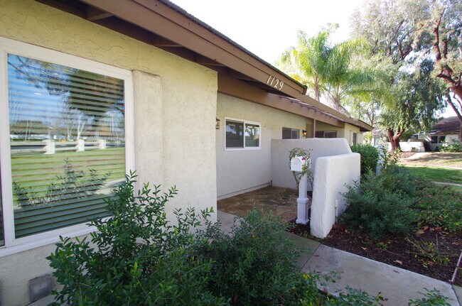 Foto del edificio - 1129 Bright Glen Cir