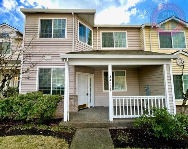 Foto del edificio - Beautiful Village Townhome!! Double Garage- Great Sunnyside Location!! Pet Friendly Princeton Vil...