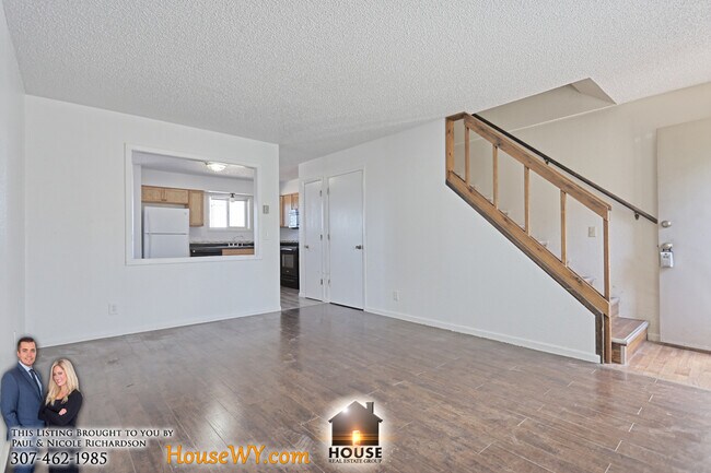 Foto del edificio - 2238 E 8th St