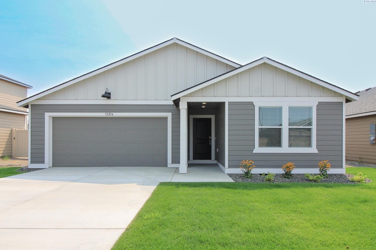 Primary Photo - 4 Bed/2 Bath Home in West Pasco