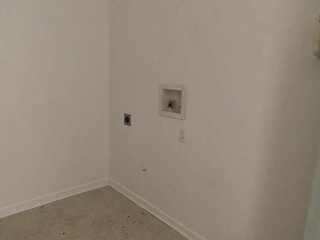 Foto del edificio - 113 South Adams Street, Unit 8