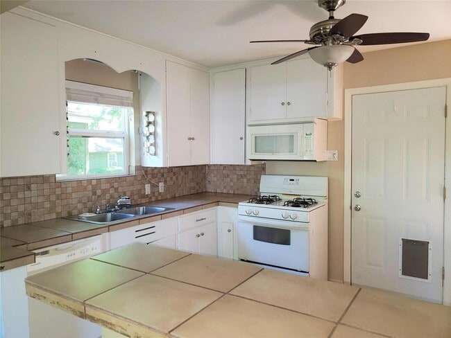 Foto del edificio - 4603 Jinx Ave