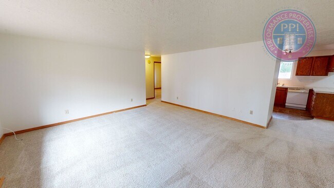 Building Photo - Single Level Ranch, Large Backyard, Privat...
