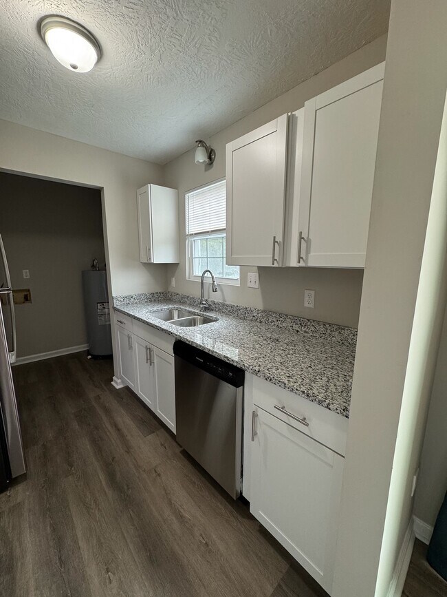 Kitchen - 2114 Vandivere Rd