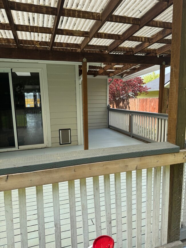 Building Photo - 424 S 29th Pl