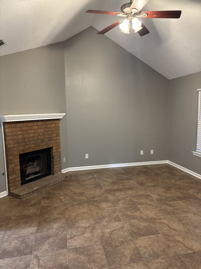 Building Photo - 1626 Raybrad Dr