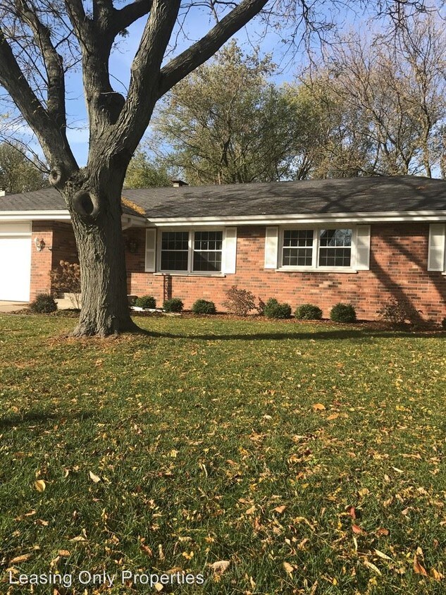 4906 83rd St, Kenosha, WI 53142 House Rental in Kenosha, WI