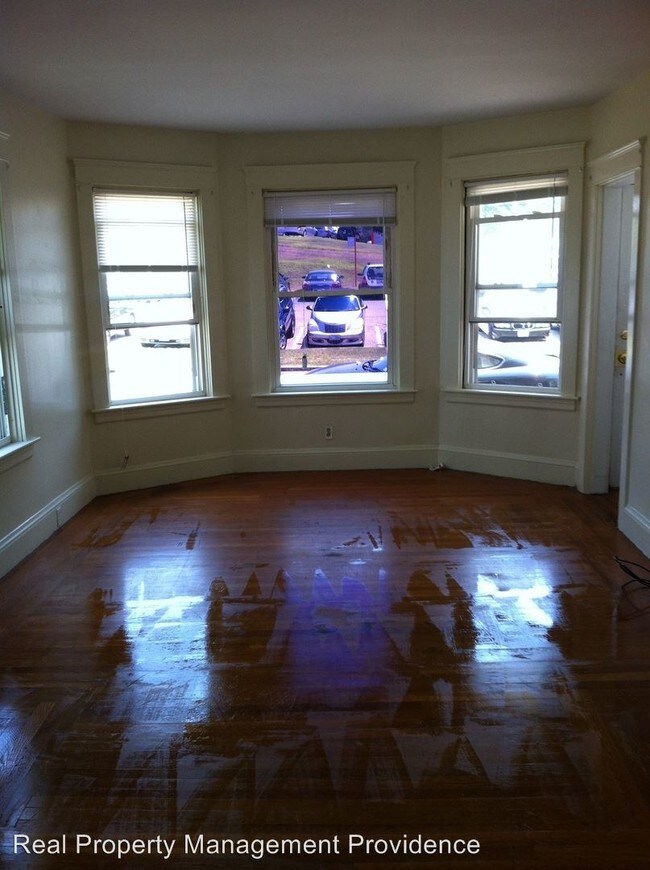 Building Photo - 2 br, 1 bath Apartment - 13-15 Rosebank Ave