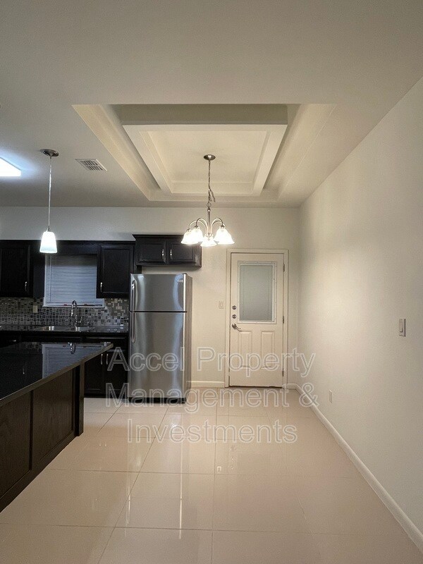 Foto del edificio - 1715 W Smith Dr