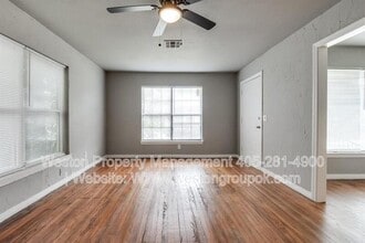 Building Photo - 1304 NE 43rd St