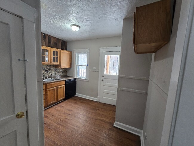 Foto del edificio - 1724 Cliffview Rd