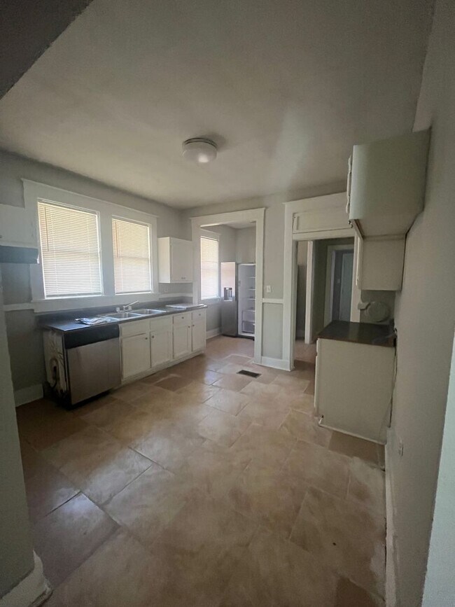 Foto del edificio - Renovated house in quite Neighborhood