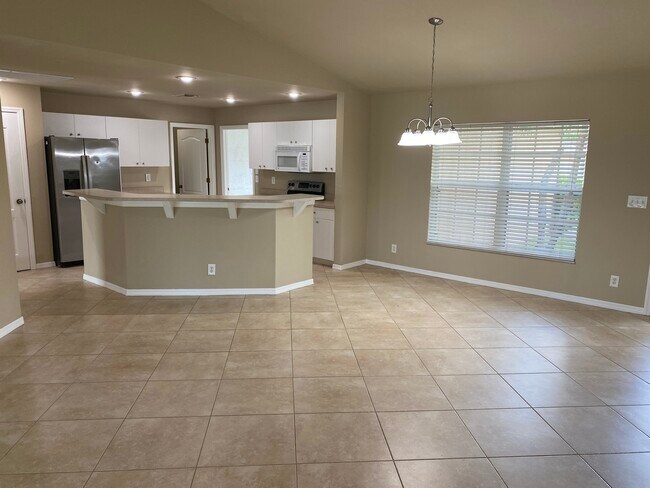 Foto del edificio - 638 NE Juanita Pl