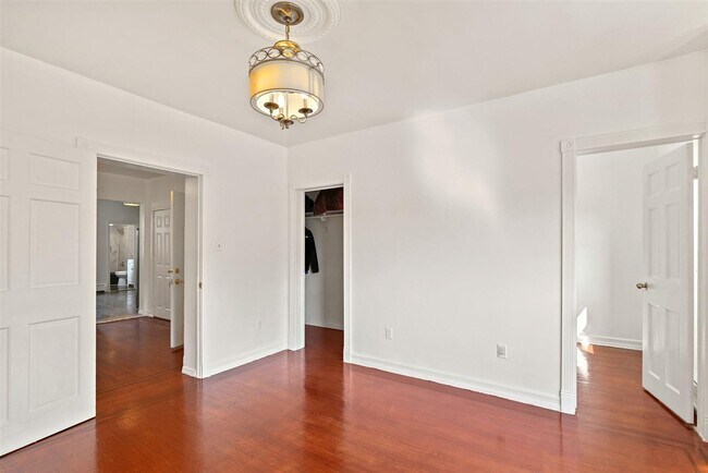 Foto del edificio - 98 Hague St