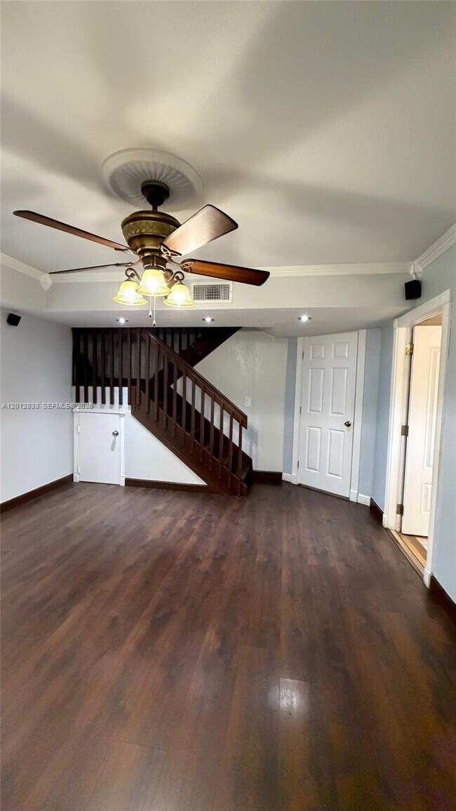 Building Photo - 2450 W 67th Pl