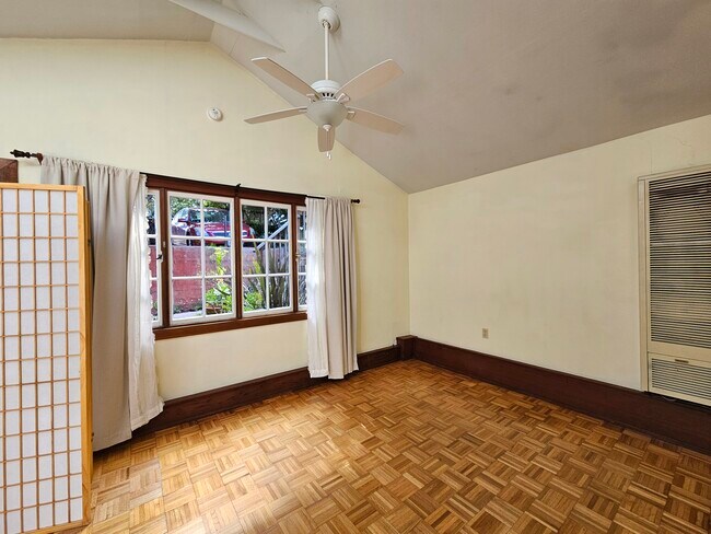 Foto del edificio - 549 Vistamont Ave