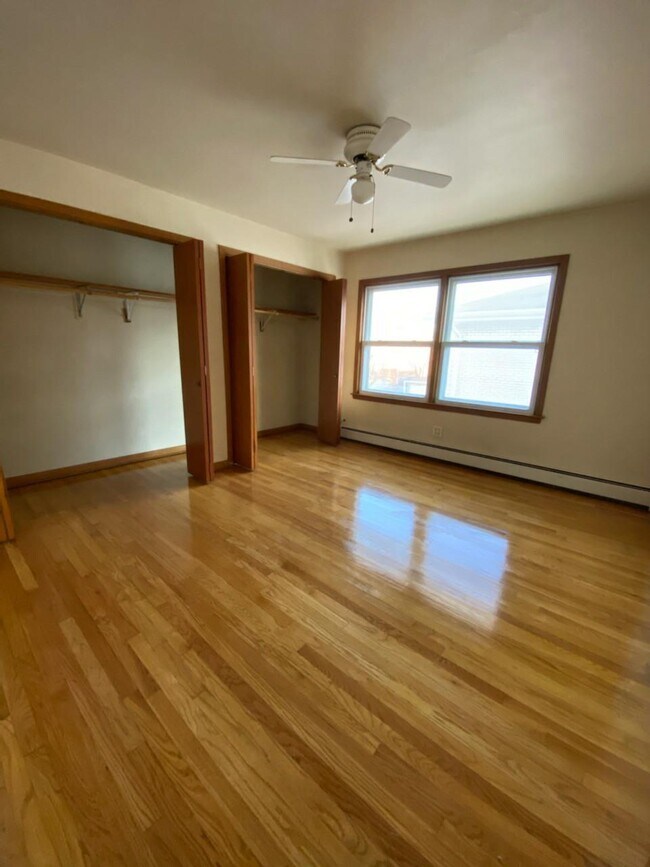 Building Photo - 4423 Prairie Ave
