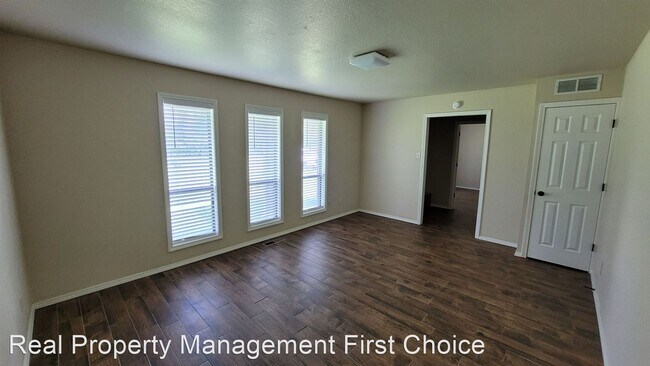 Building Photo - 4 br, 3 bath House - 9200 Rogers Ave